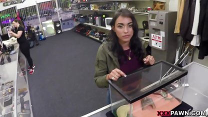 1 GKP سکس با مامان در بخشی سکس کوتاه کم حجم از این مادر بزرگ در تعطیلات