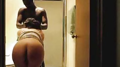 نوجوان داغ بیب لذت خودش فیلم سکسی کوتاه دانلود را با یک اسباب بازی