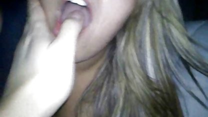 برت کشیده شده توسط یک دانلود فیلم کوتاه سکسی خارجی افسر